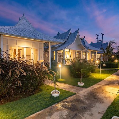 Paus Putih Hotel นูซาเลมโบงัน ภายนอก รูปภาพ