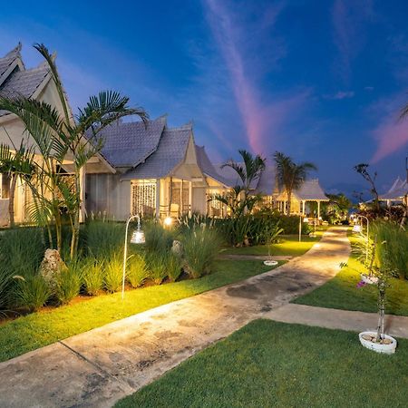 Paus Putih Hotel นูซาเลมโบงัน ภายนอก รูปภาพ